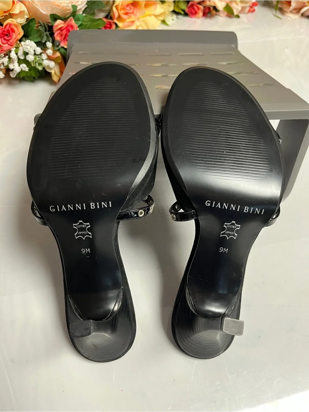 Gianni Bini Black Suede Studded Strappy Mule Heels Silver Grommets Open Toe 9M